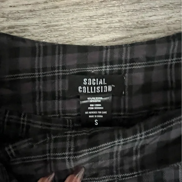 Gray plaid mini skirt - Picture 4 of 4